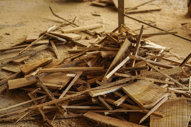 Cara Mengolah Kayu Bekas Jadi Bernilai dan Menguntungkan